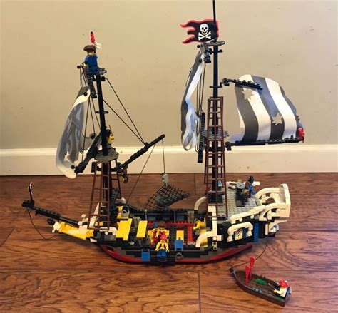 Complete Lego Pirates Red Beard Runner Red Beard Lego Beard