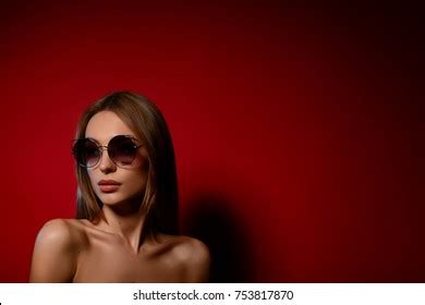 31 Naked Collar Bone Images Stock Photos Vectors Shutterstock