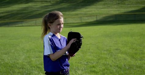 Little League Softball® Drills: Throwing - Full Throw - Little League