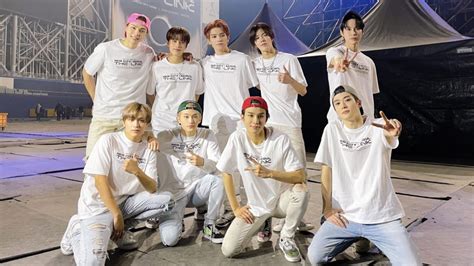 Nct Successfully Kicks Off Their Second World Tour Neo City The