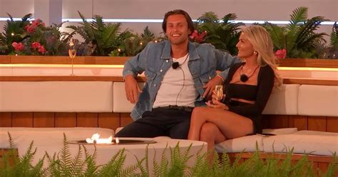 Love Island Fans Convinced Casey Has Got The Ick With Claudia Due To