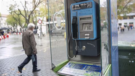 Adi S A Las Cabinas Telef Nicas Y A La Tecnolog A Que Marc Una Poca