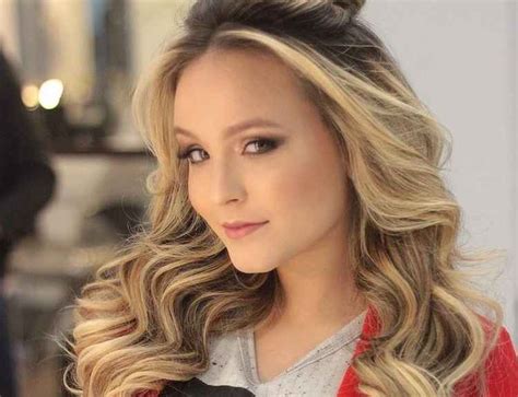 Larissa Manoela prepara festa para comemorar 10 milhões de seguidores