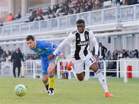 Italie Un Jeune Congolais Fait Ses Début Avec La Juventus De Turin