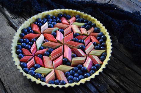 Rhabarber Heidelbeeren Tarte Mit Baiserhaube Vesnas Suesses Welts