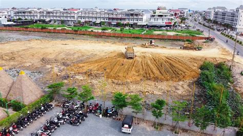 Wonderful Showing LAND Filling Up Processing Dump Truck With Dozer