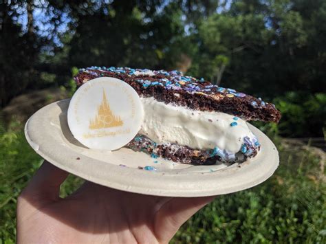 Review Simple But Scrumptious 50th Celebration Ice Cream Sandwich From Dino Bite Snacks At