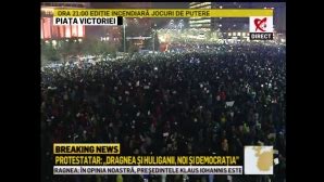 A treia zi de proteste în Bucureşti 100 000 de români au ieşit joi