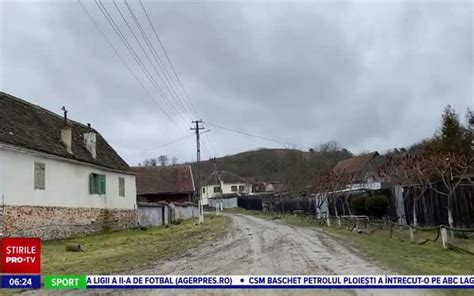 Video Pensionar Din Sibiu Lovit Cu Bestialitate De Doi Indivizi