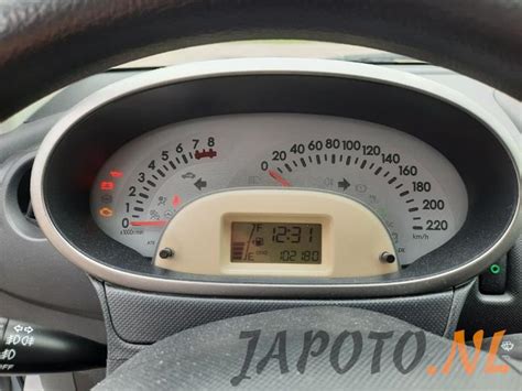 Daihatsu Sirion V Dvvt Sloopvoertuig Grijs