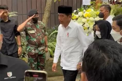 Istri Moeldoko Meninggal Dunia Jokowi Bersama Istri Dan Tokoh Nasional