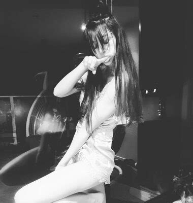 Picture Tagged With Brunette Camgirl ManyVids MissAlice 94