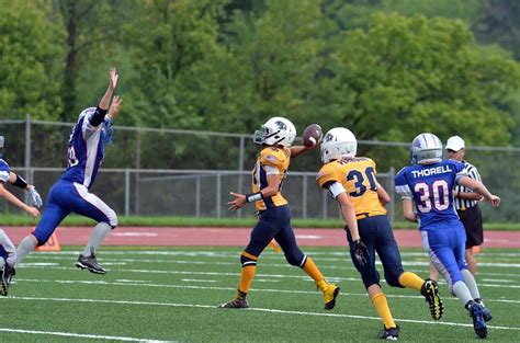 Teaching Quarterbacks to Read Defensive Coverages