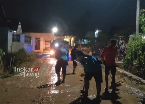 Tambakromo Pati Diterjang Banjir Bandang Ratusan Rumah Warga Sempat