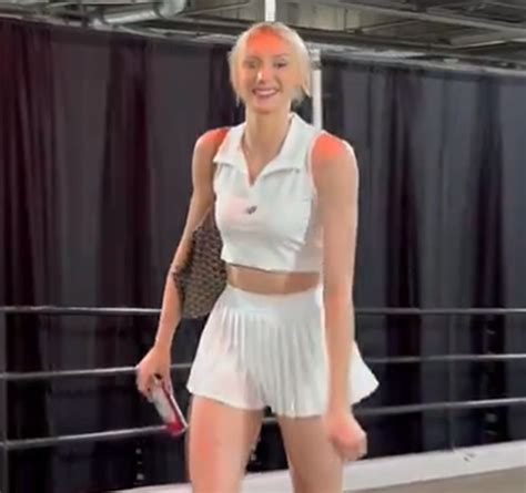 Video Los Angeles Sparks Star Cameron Brink Showed Off Her Legs For