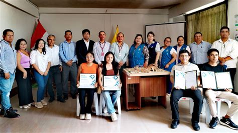 Estudiantes De La Carrera De Arquitectura Del Campus Piura Fueron