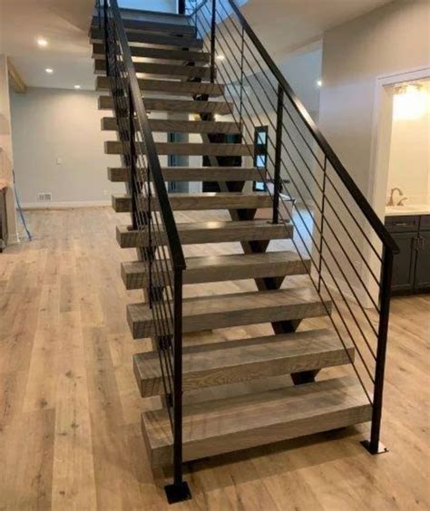 Double Stringer Stainless Steel Stair Fabrication Service At Rs 500 Sq