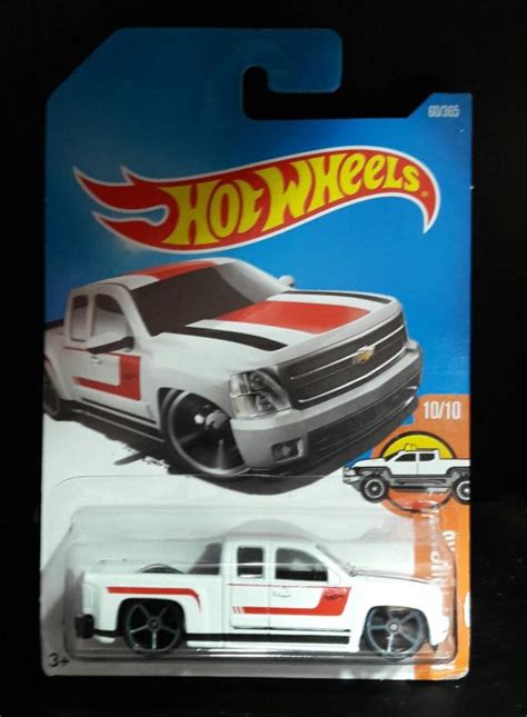 AUTITOS BASICOS HOT WHEELS CHEVY SILVERADO SUPERPAPA