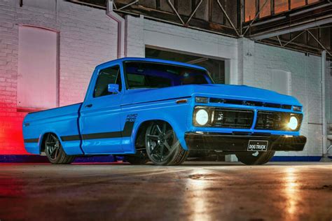 Pro Touring 1976 Ford F100 Dog Truck