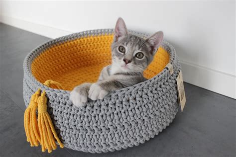 Crochet Cat Beds For Beginners - Amelia's Crochet