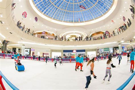 Shopping Abre Temporada De Inverno Pista De Patina O No Gelo