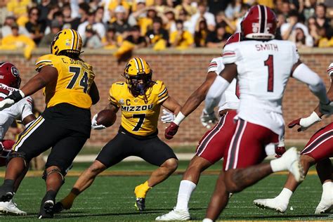 Missouri Running Back Cody Schrader Runs Sports