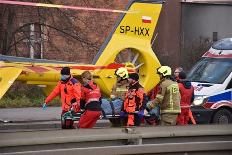 Wypadek na skrzyżowaniu al Rodła i ul Mickiewicza w Malborku Lądował