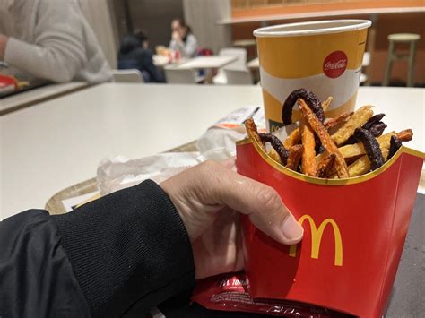 McDonald s à Lyon on a goûté les frites de légumes et on n a pas aimé