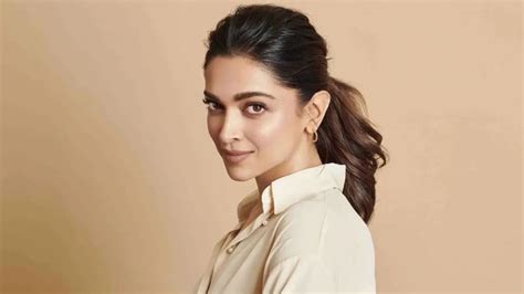 Deepika Padukone బలవడ భమ హలవడల బజ అవవలన చసతద