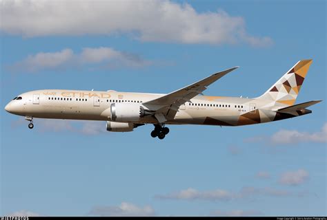 A Bln Boeing Dreamliner Etihad Airways Sierra Aviation