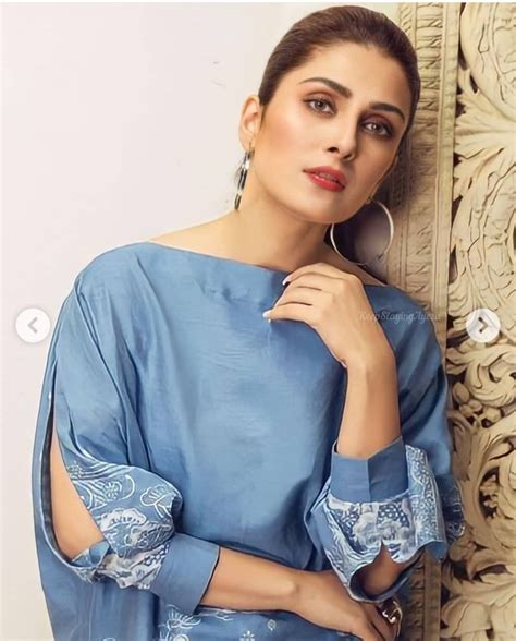 Gorgeous Click Of Aayza Khan Plain Kurti Designs Stylish Girl