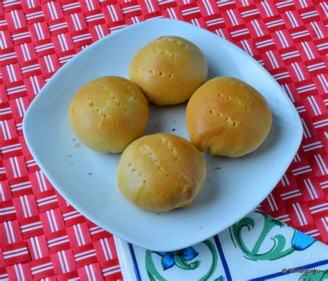 Pan De Coco Coconut Buns Tamalapaku
