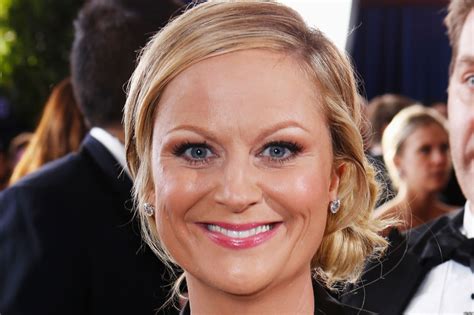 Amy Poehler Golden Globes Tuxedo 2013: See The Co-Host's Sexy Suit! (PHOTOS) | HuffPost