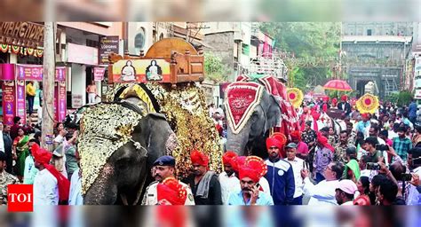 Kolhapur Royal Dasara Festivities Held With Enthusiasm In Kolhapur