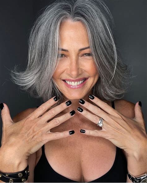 Pin By Gisela Esmeralda Silva On Beautiful Gray Hair Grey Hair