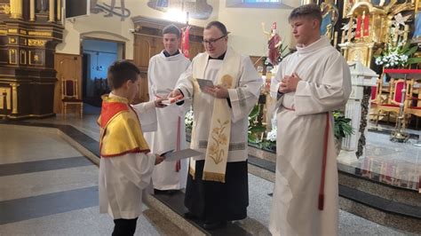 Przyjęcie kandydatów do grona Liturgicznej Służby Ołtarza 10 05 2023 r