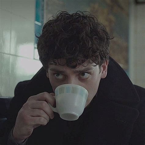 Aneurin Barnard In Aneurin Barnard Selfies Poses Film Aesthetic