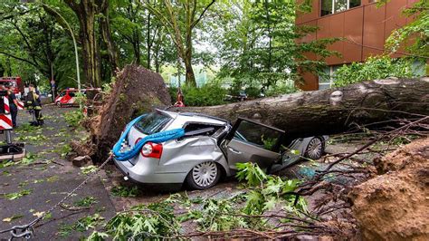 Unwetter In Duisburg Sch Den In Millionenh He