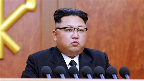 Kim Jong Un reclama medidas para contener la caída de la natalidad en