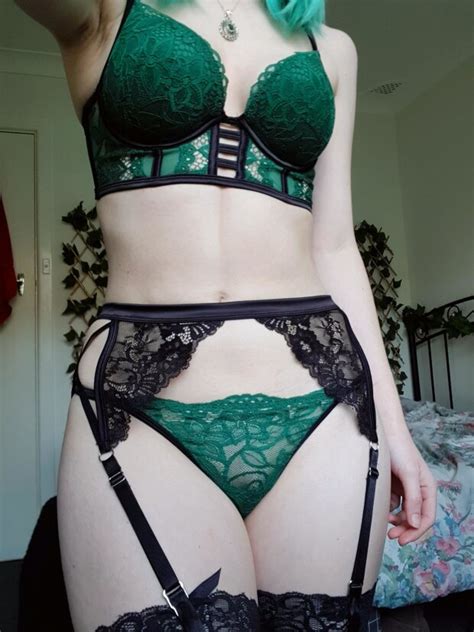 Emerald Lace Lingerie With Garter Theconsonant