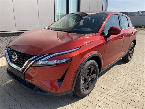 Nissan Qashqai NEUES MODELL SunSet Red Metallic 1 3 Benziner 140PS