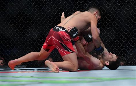 Ilia Topuria Acaba Con Ryan Hall En Un Round Y Entra Al Ranking De Ufc