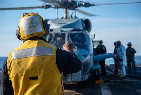 DVIDS Images USS Jason Dunham DDG 109 Conducts Flight Operations