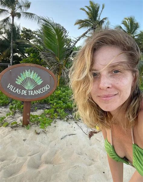 Las Fotos De Las Vacaciones De Carla Peterson En Brasil Mar Y Deportes En Bikini