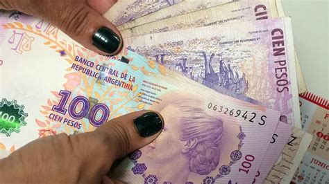 Cómo son los billetes de 100 pesos que se compran por 15 mil pesos