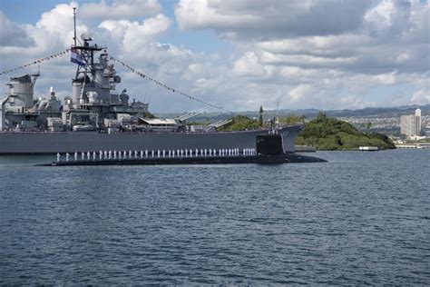 DVIDS - Images - USS Missouri Arrives in Pearl Harbor [Image 3 of 9]