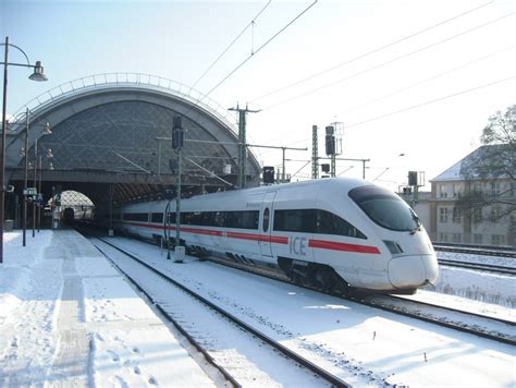 Ein ICE T verlässt Dresden Hbf in RIchtung Leipzig 20 12 2009