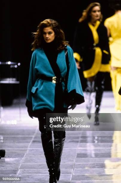 2,538 Cindy Crawford Runway Stock Photos, High-Res Pictures, and Images