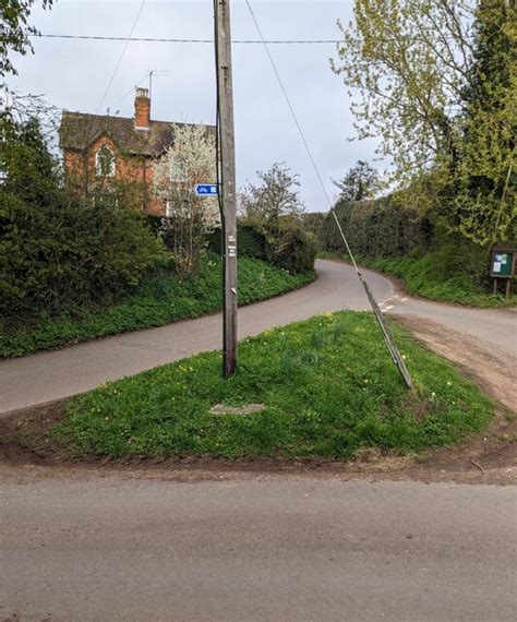 Grass Triangle Oxenhall Jaggery Geograph Britain And Ireland