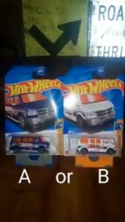 Hot Wheels Dodge Van Postd Io